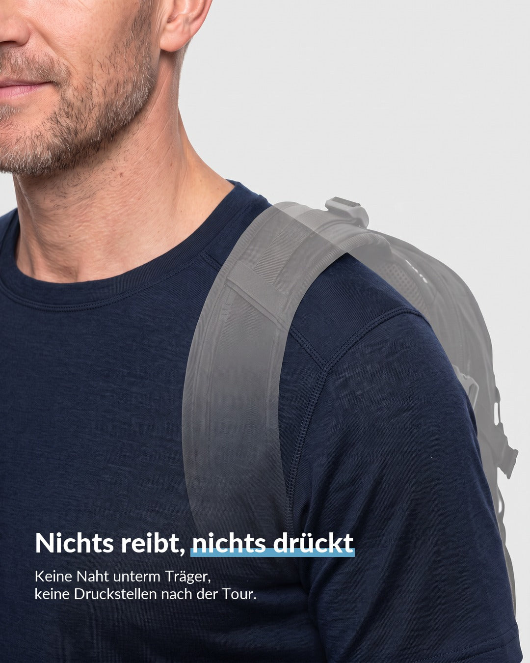 Merino T-Shirt Blau mit Rucksack, keine Naht unterm Träger oben auf der Schulter #Farbe_Blau