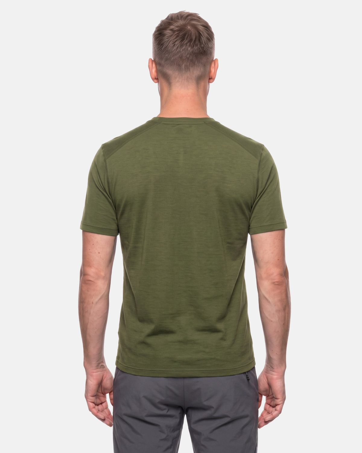Merino T-Shirt Herren in Olive von hinten, Regular Fit #Farbe_Olive