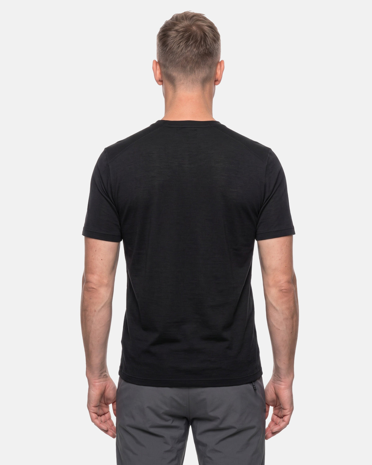 Merino T-Shirt Herren in Schwarz von hinten, Regular Fit #Farbe_Schwarz